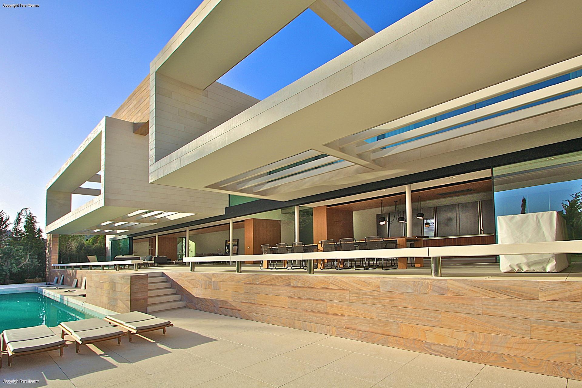 Mallorca Port Andratx: Zeitgemäße Luxus Villa in Monport mit 2 Pools, Bodega und Garage für 4 Autos
