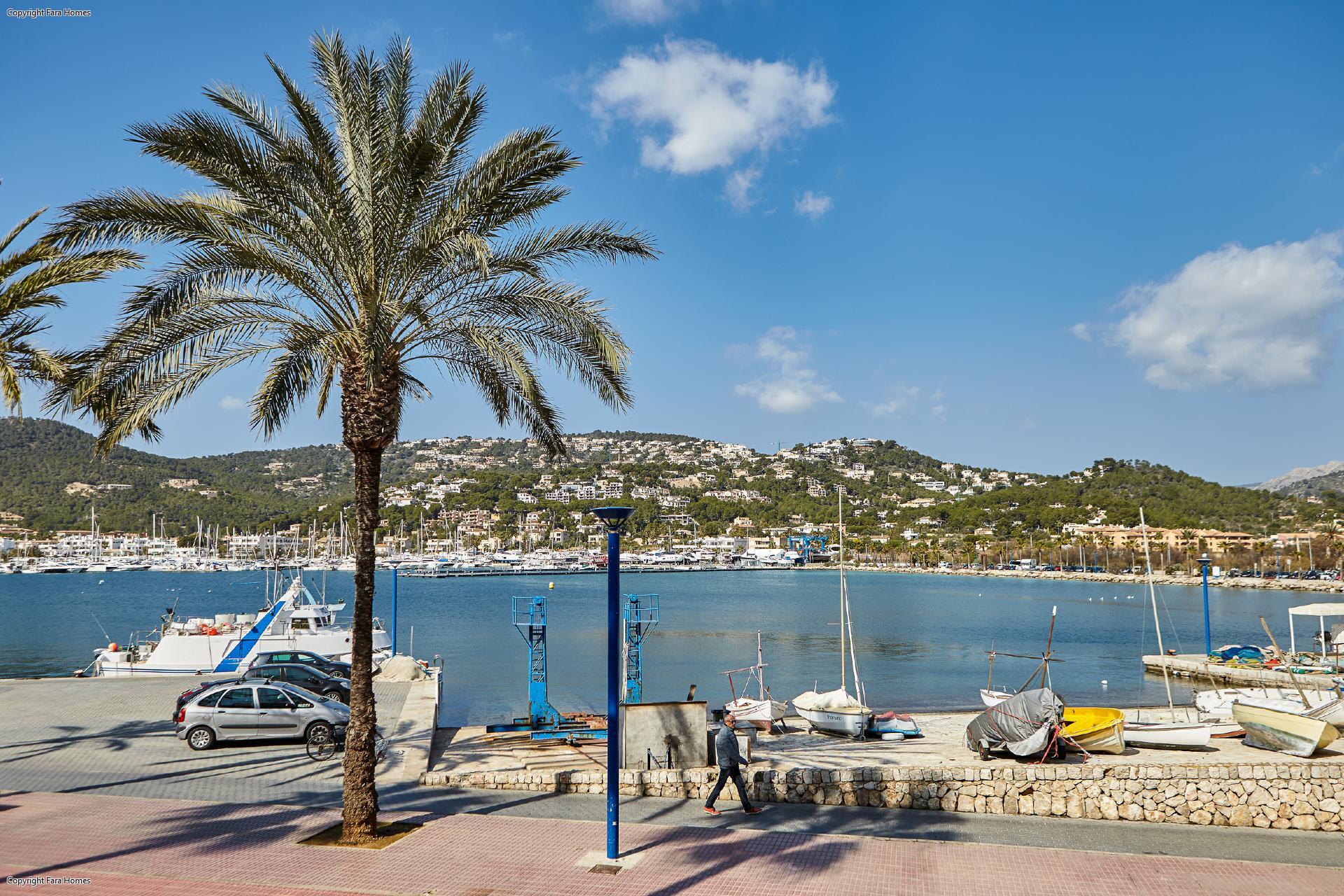 Puerto de Andratx: modern renoviertes Apartment in einem der ältesten Häuser in Port Andratx in erster Meerslinie zu vermieten