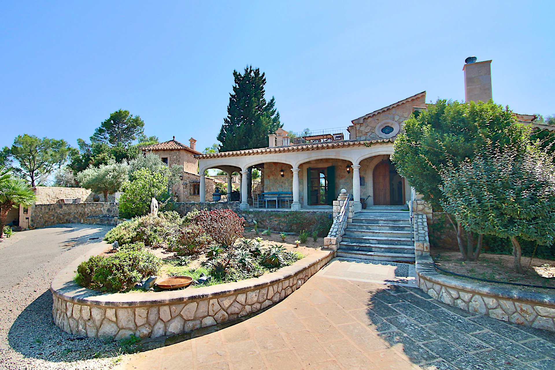 Es Capdella: Beeindruckendes Finca-Anwesen mit Gästehaus, Pool und Panoramablick zu vermieten