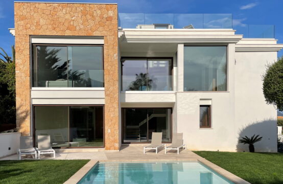 Santa Ponsa: Moderne Villa mit Pool in exklusiver Lage von Nova Santa Ponsa zu verkaufen