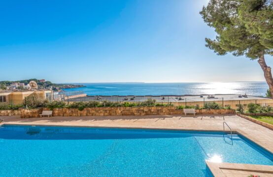 Sant Augustin: renovated 3 bedroom apartment in prime beachfront location for sale