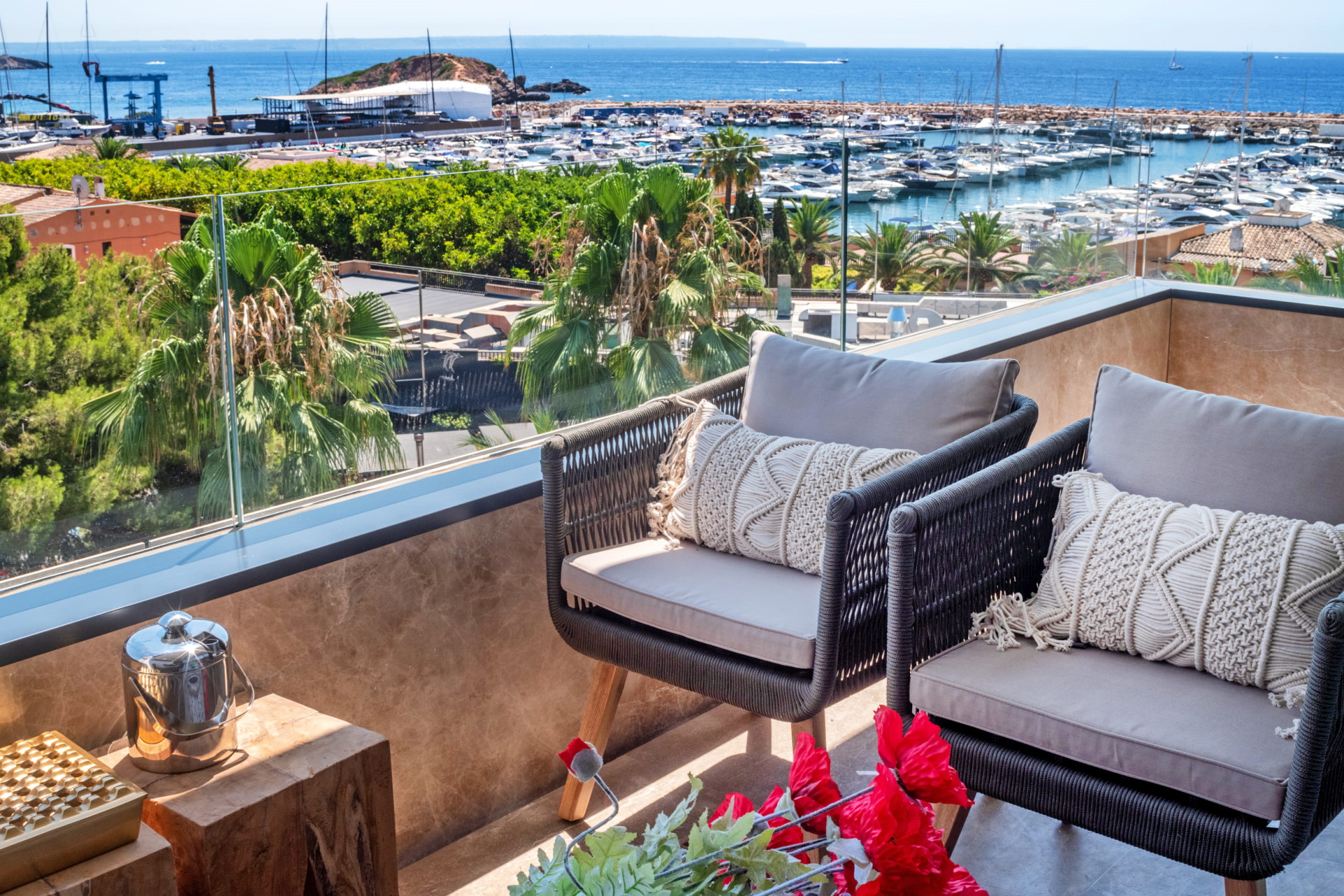 Portals Nous: Luxurious designer flat in first sea line with direct access to the marina