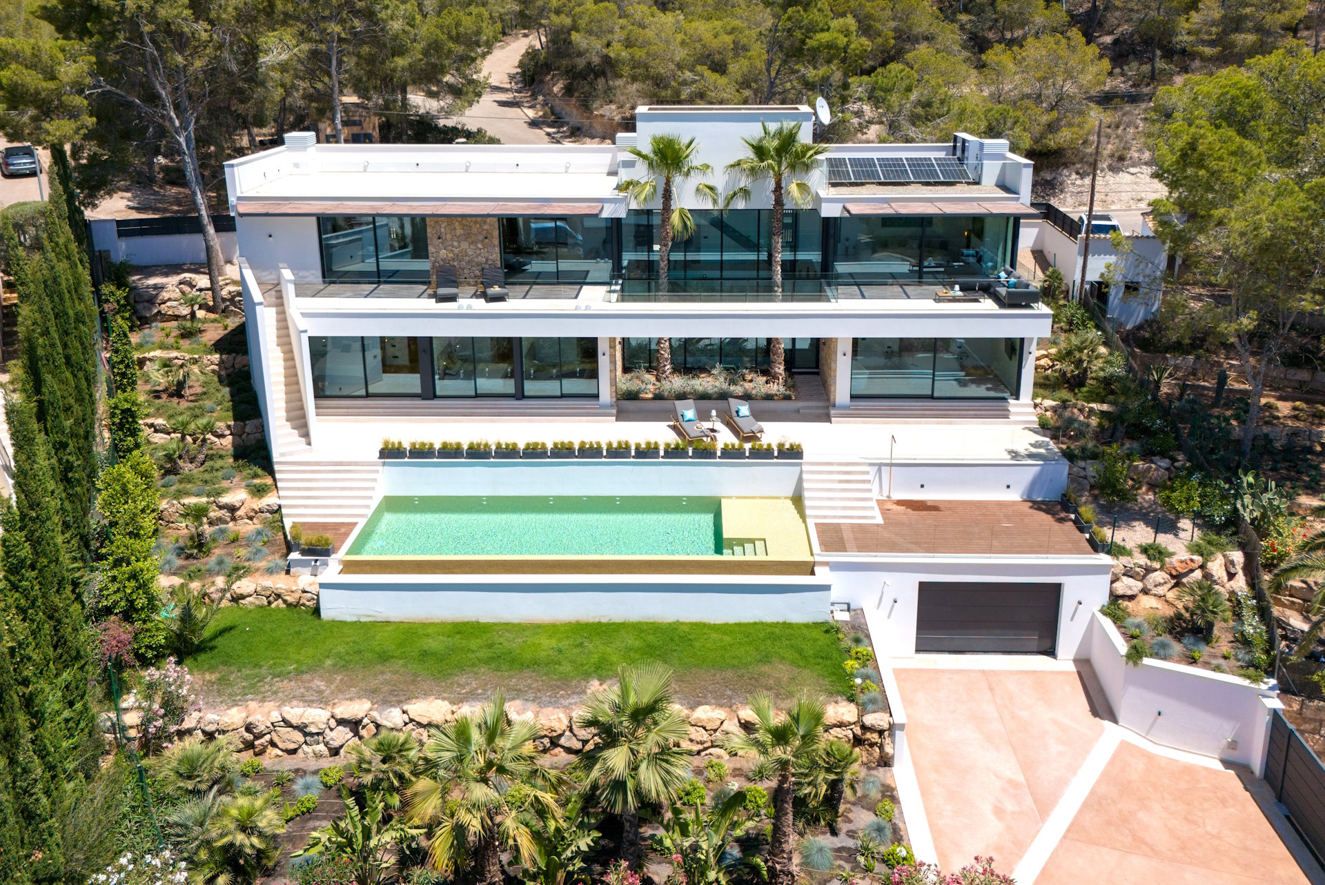 Camp de Mar: Moderne Designer- Neubau-Villa mit 4 Schlafzimmern, Pool und Meerblick zu verkaufen