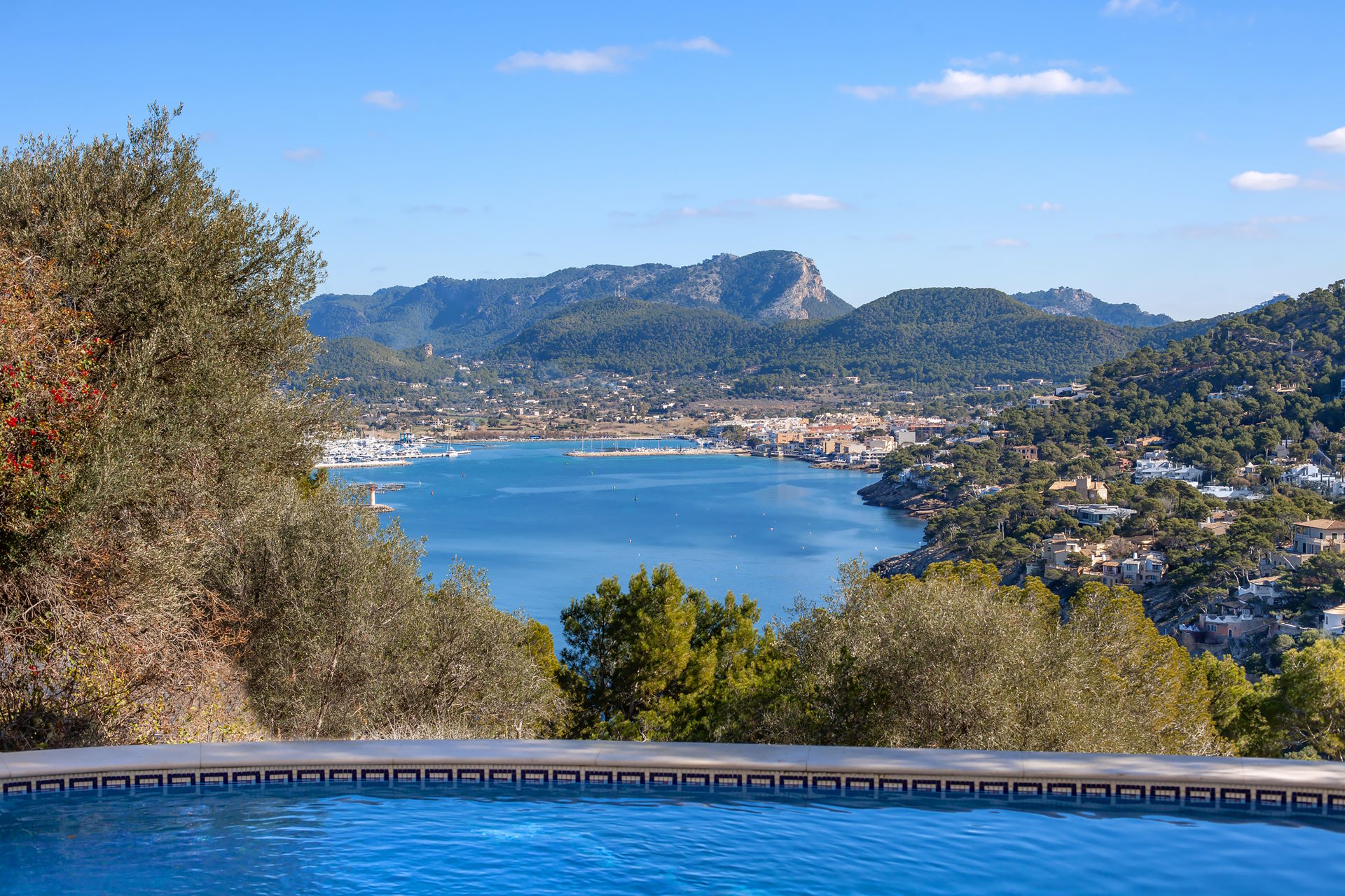 Port Andratx: Mediterrane Villa mit 4 Schlafzimmern und Traum- Meerblick zu verkaufen