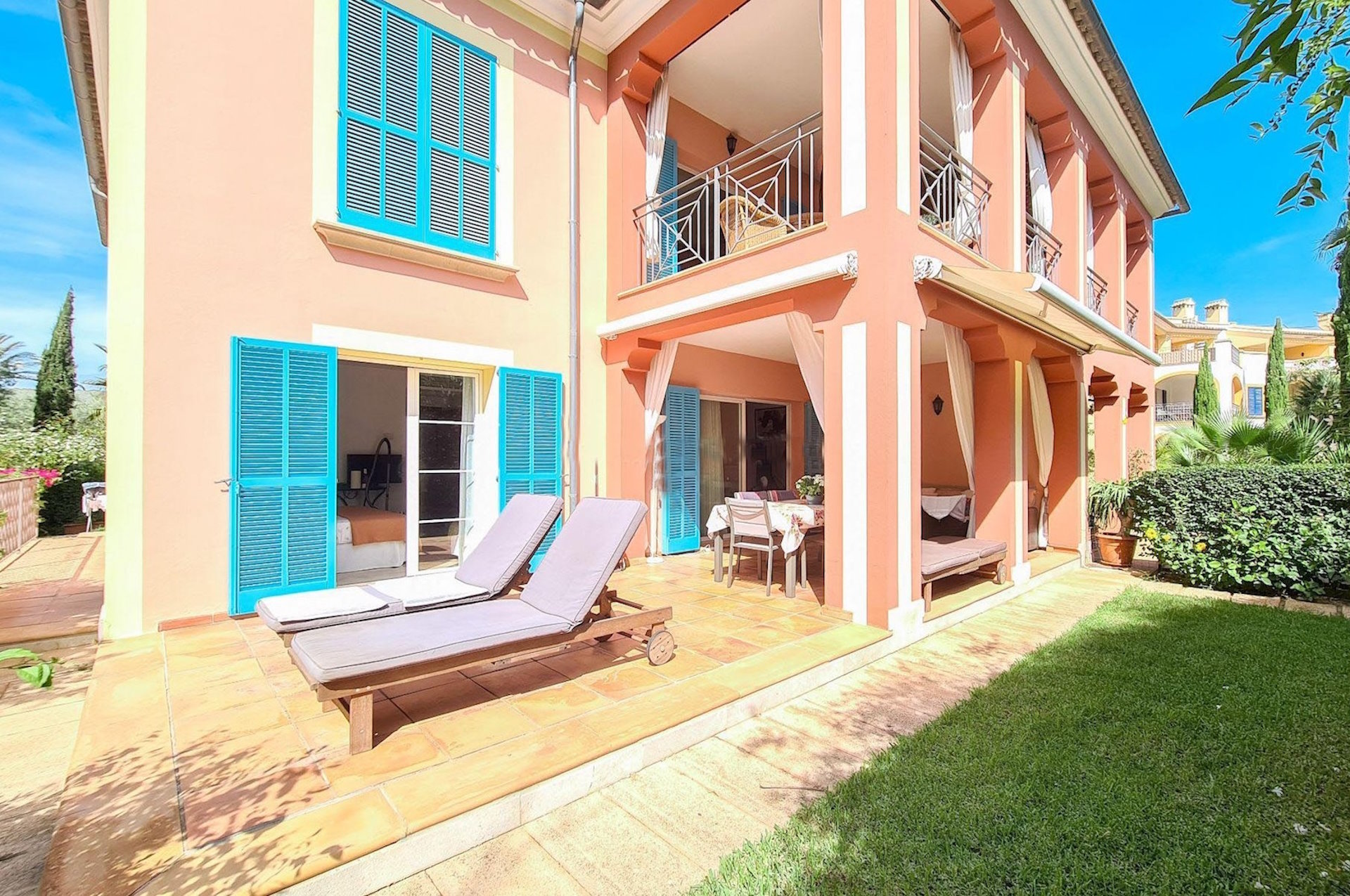 Mallorca Bendinat: Ground floor apartment with large south-facing garden for sale
