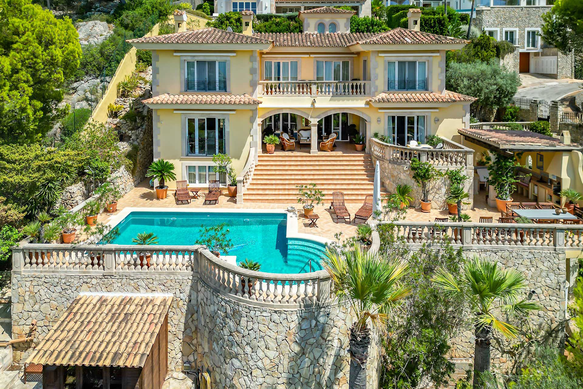 Mediterrane Villa fussläfig zum Hafen von Port Andratx in Sonnenuntergangslage mit 5 Schlafzimmern