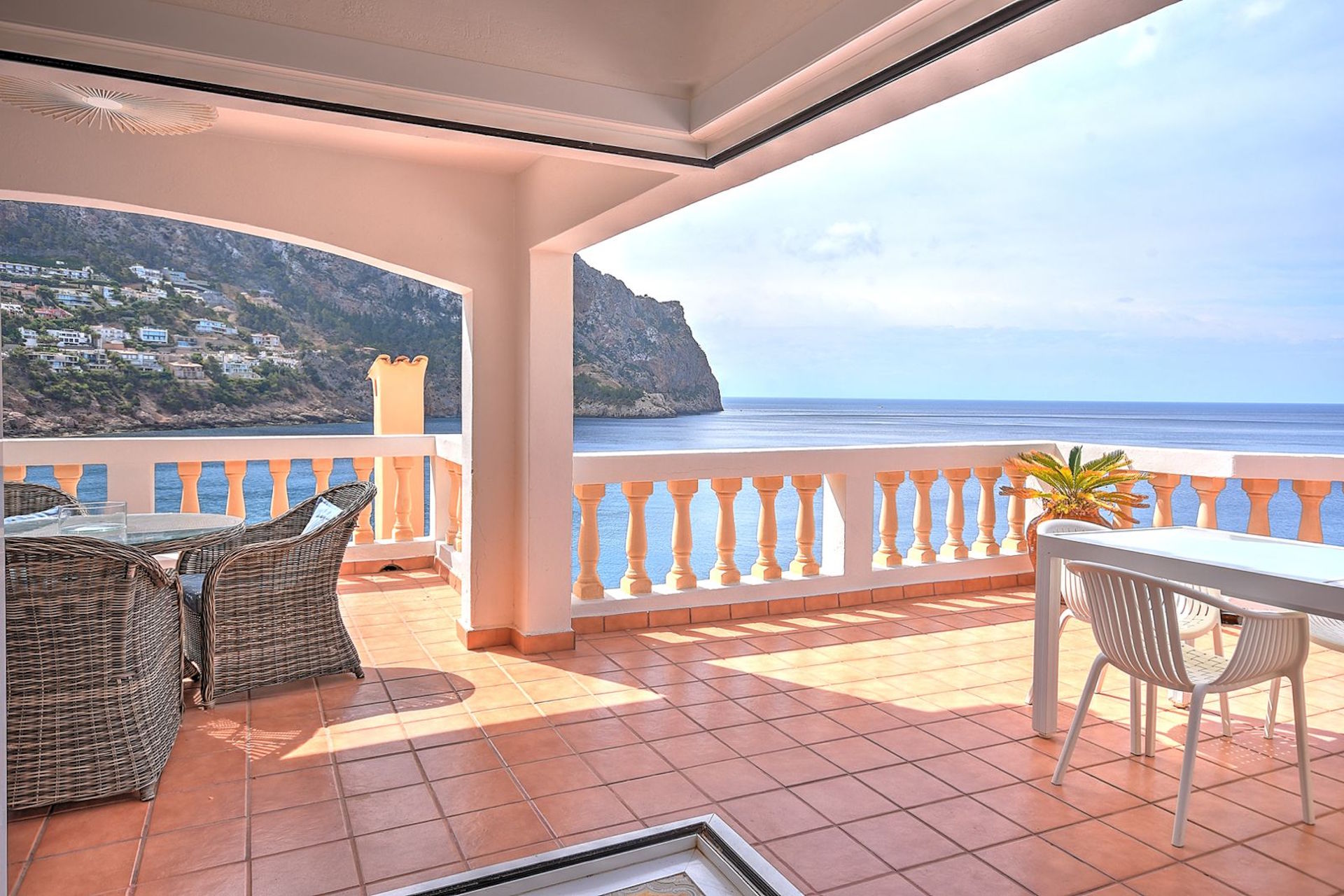 Mediterrane Traumwohnung in erster Meereslinie in Port Andratx mit Meerzugang und grossen Terrassen