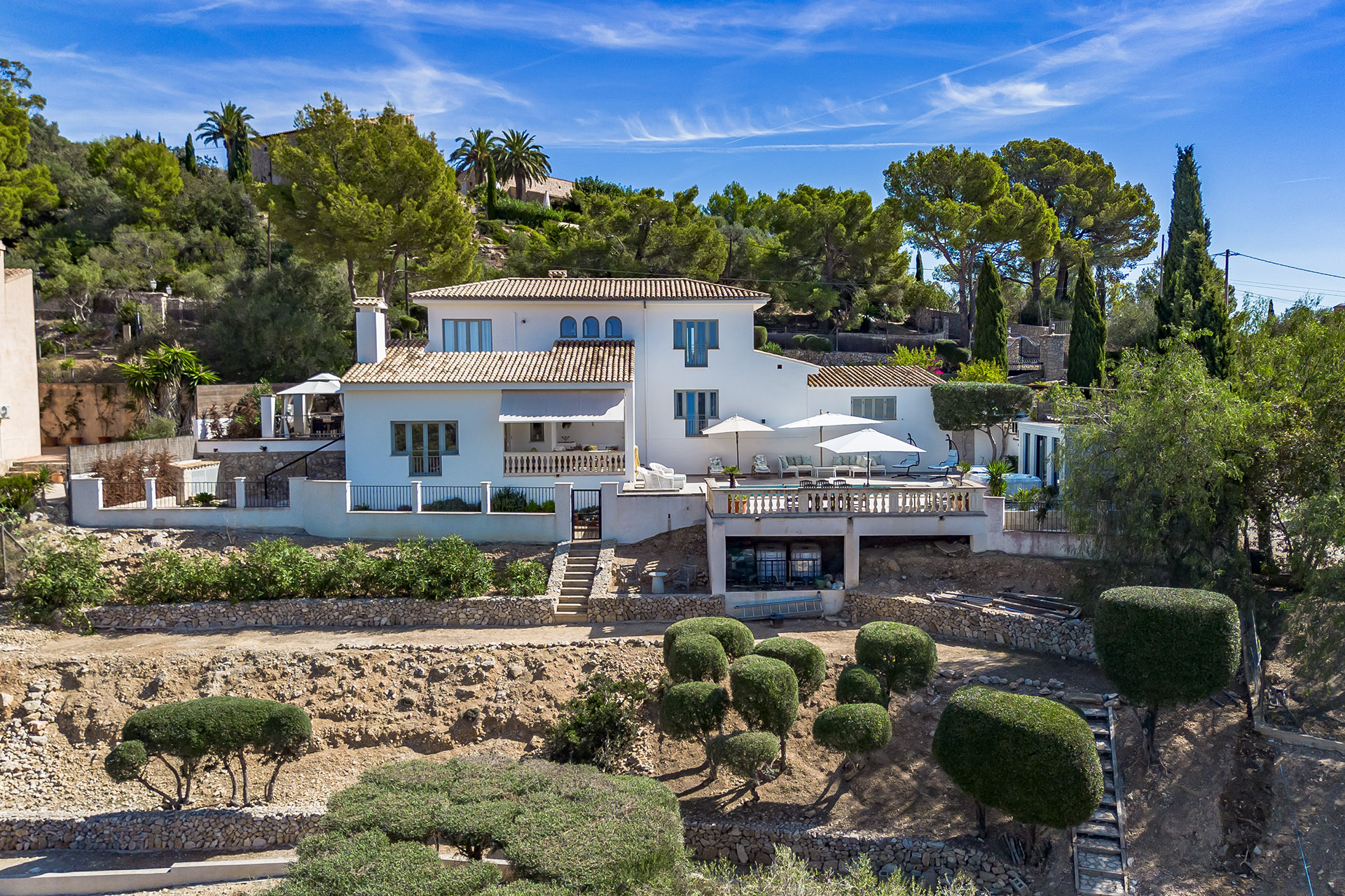 Landhaus mit herrlichem Panoramablick, grosser Poolterrasse auf 4.000m2 Grund in Son Font, Calvià
